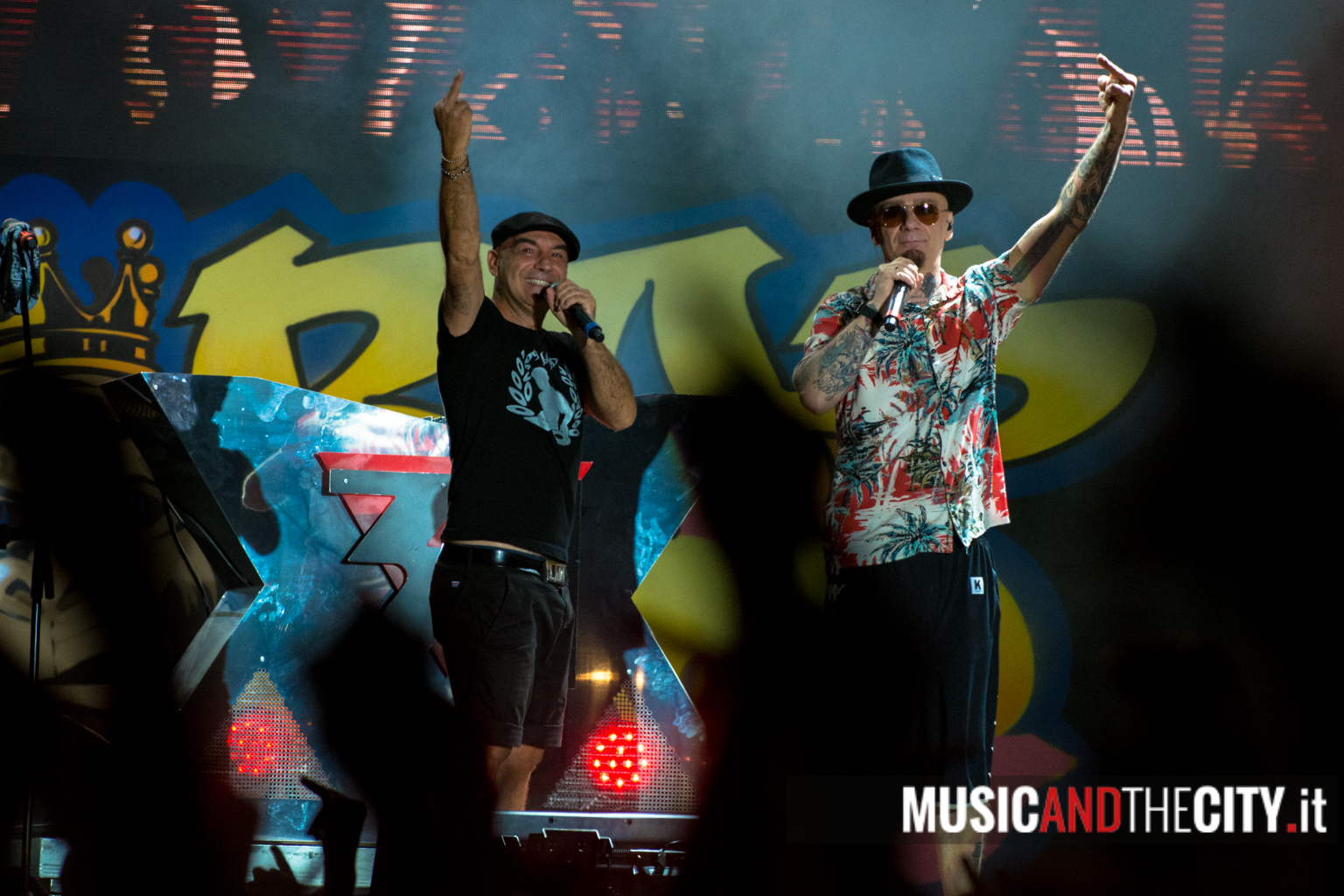 J-Ax+Articolo31 -  Wake Up 2019