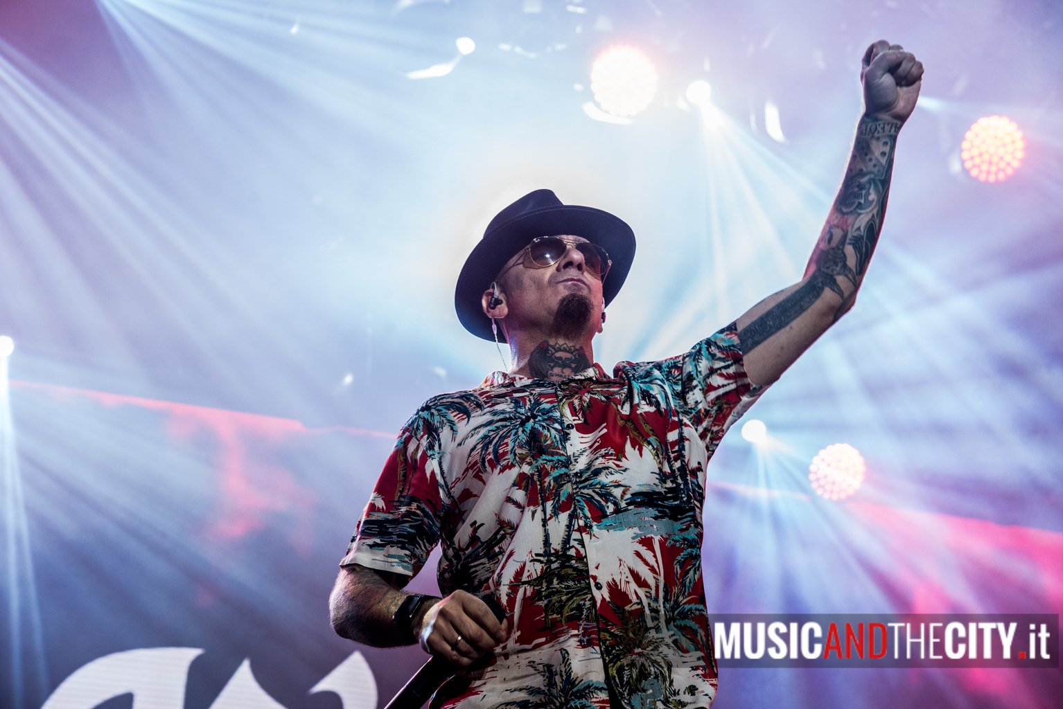 J-Ax+Articolo31 -  Wake Up 2019