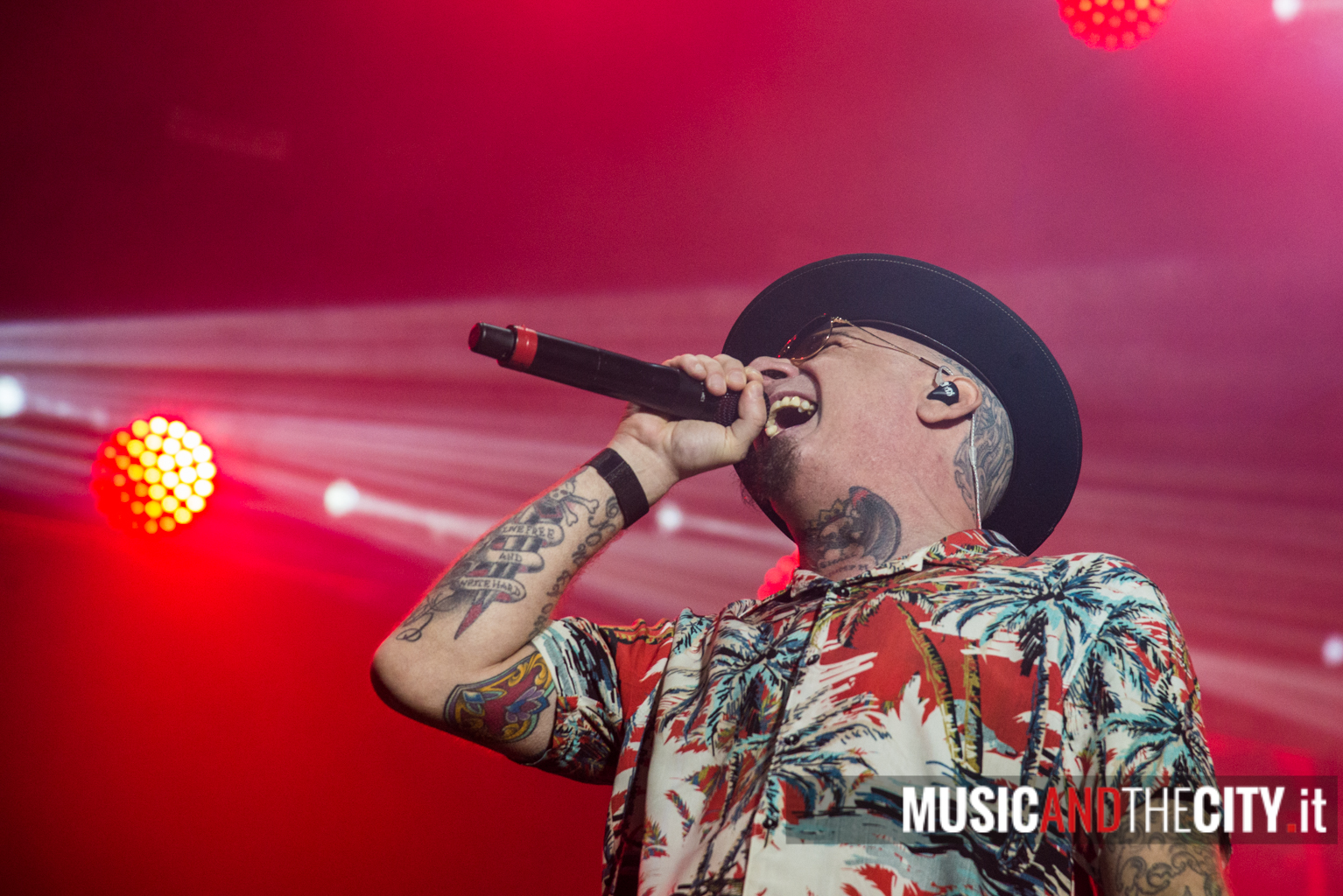 J-Ax+Articolo31 -  Wake Up 2019