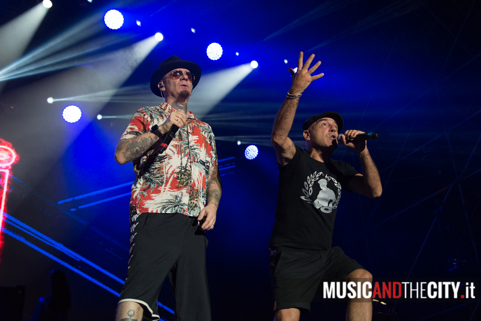 J-Ax+Articolo31 -  Wake Up 2019