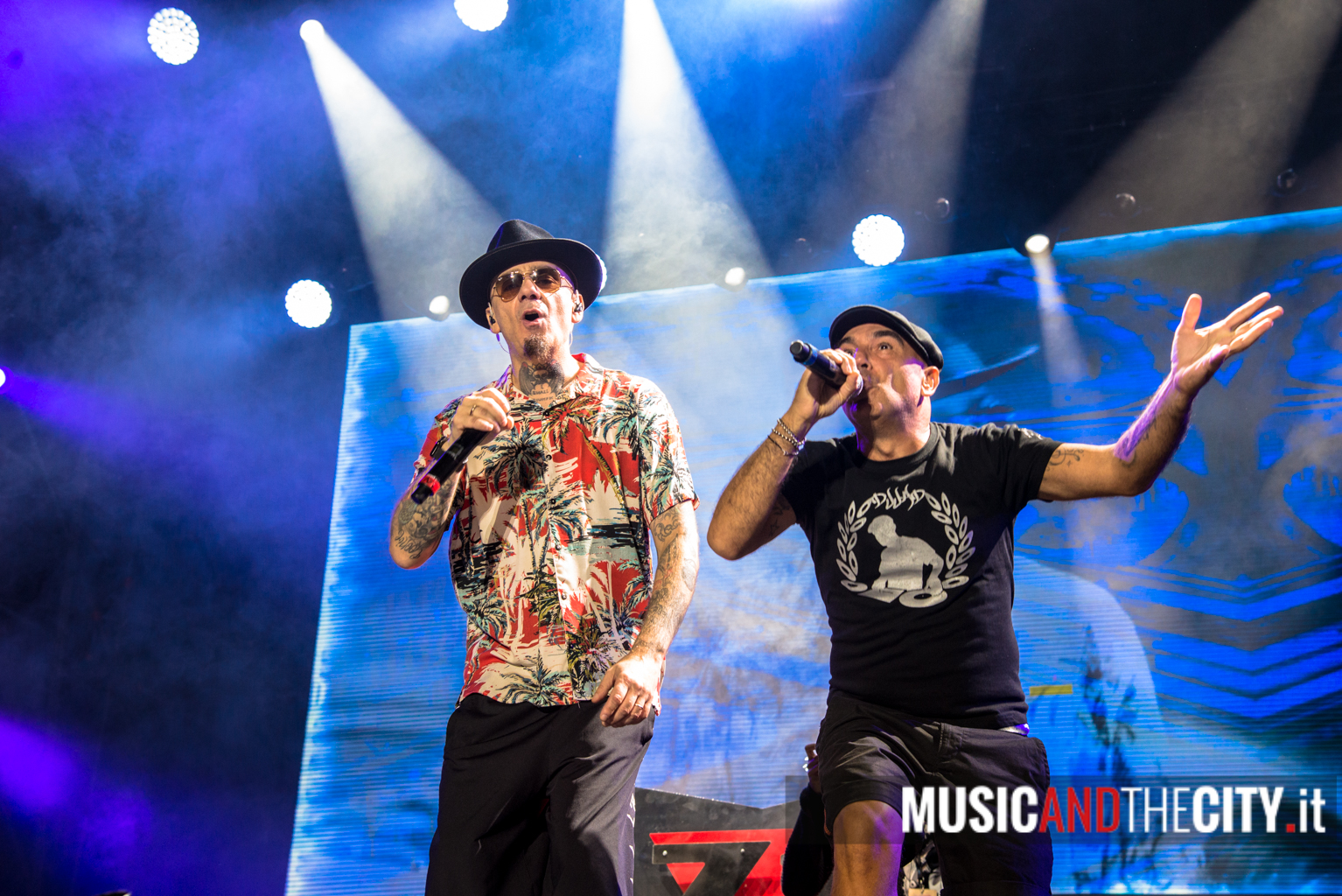 J-Ax+Articolo31 -  Wake Up 2019