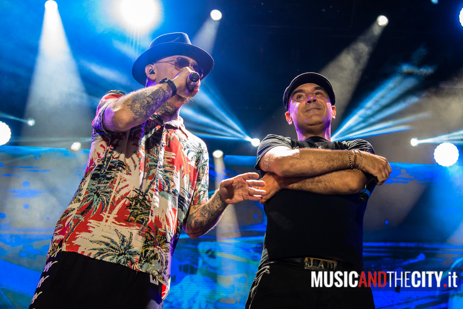 J-Ax+Articolo31 -  Wake Up 2019