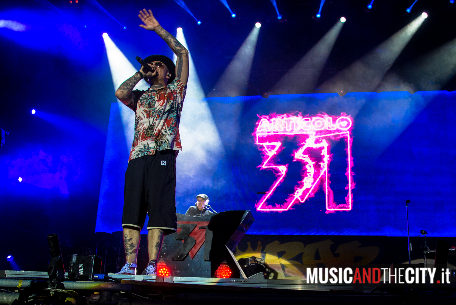 J-Ax+Articolo31 -  Wake Up 2019