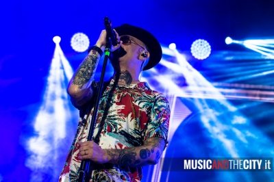 J-Ax+Articolo31 - Wake Up 2019