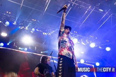 J-Ax+Articolo31 - Wake Up 2019