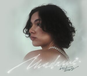 Madame in tour