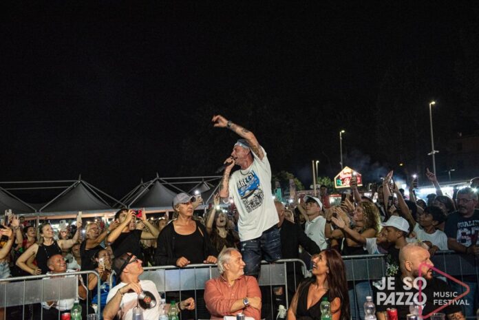 Je so pazzo 2023 con Clementino tra il pubblico