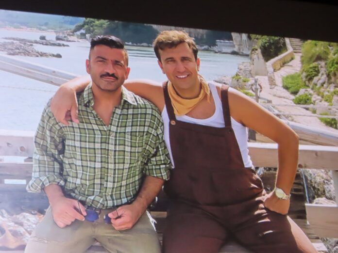 Pio e Amedeo in “Come può uno scoglio”