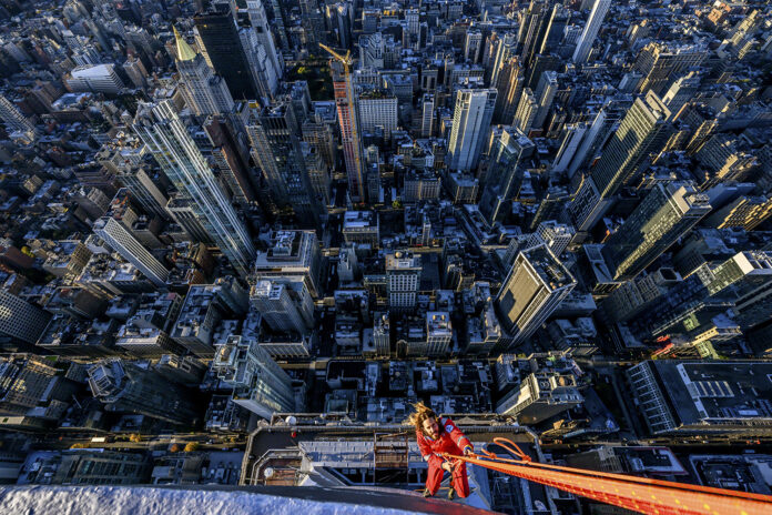 Thirty Seconds To Mars' Jared Leto Climbs the Empire State Building